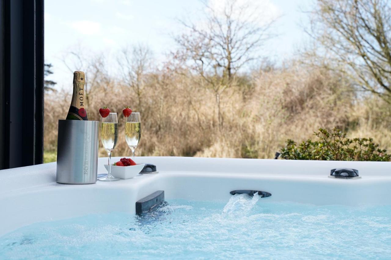 B&B Het Duinhuisje Met Jacuzzi, Gratis Parkeren, 2 Fietsen Te Leen, Airco Zandvoort Exterior photo